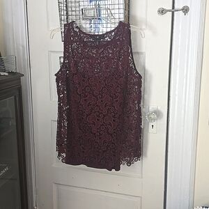 Elegant Lace Sleeveless Top - Burgundy